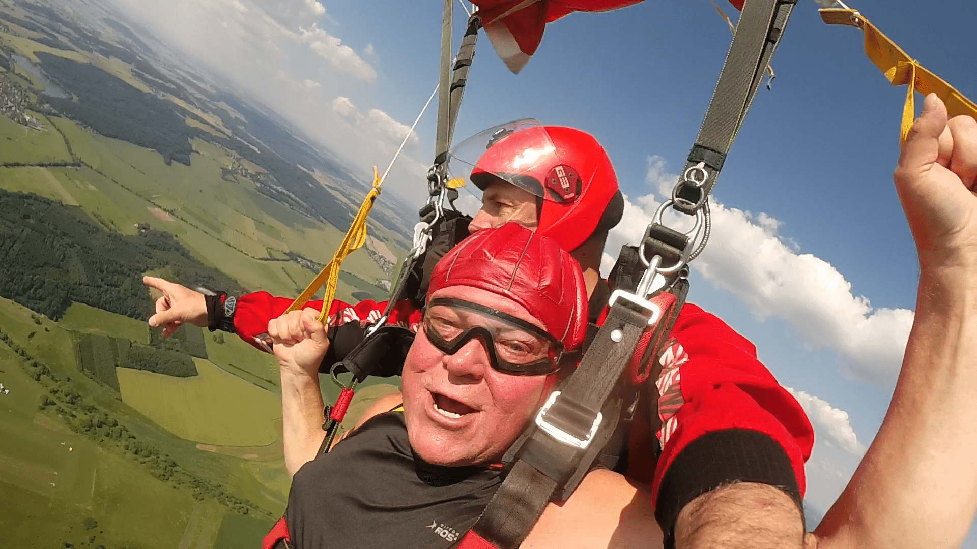 Tandemsprung Kunde lenkt Fallschirm selbst