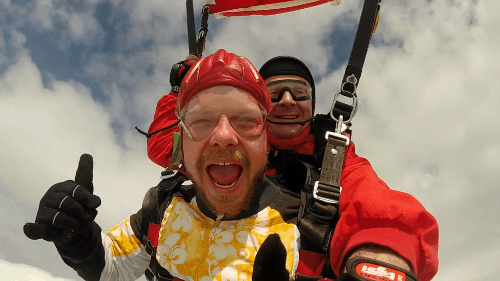 Fallschirmspringen Radfeld in Tirol als Tandemsprung Gast in Österreich